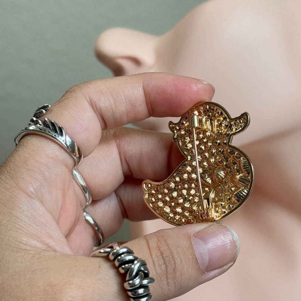 ⚜️💕 Cute Yellow Duck Brooch - Picture 4 of 7
